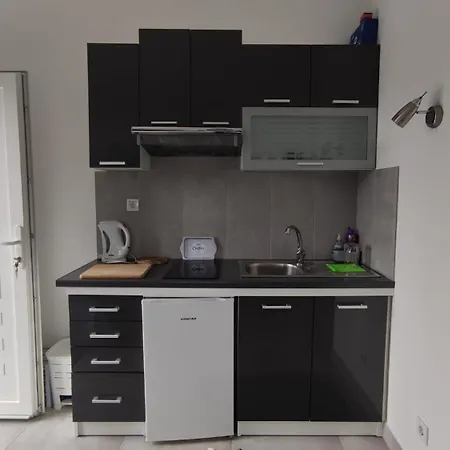 Apartment With Parking Space - 5150 *
