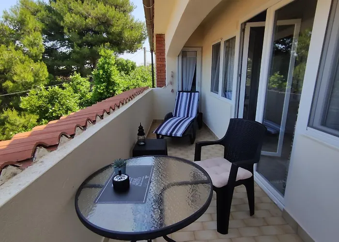 With Parking Space - 5150 Appartement Murter