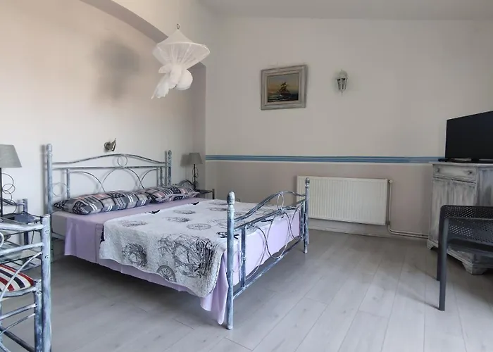 Appartement With Parking Space - 5150 *