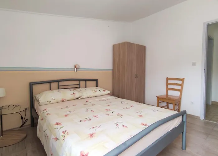 With Parking Space - 5150 Apartamento